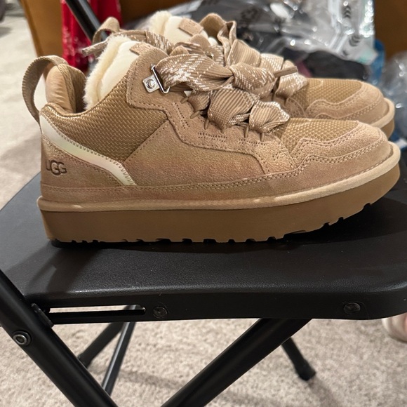 UGG women’s tan boots Plaid Laces - Picture 2 of 5